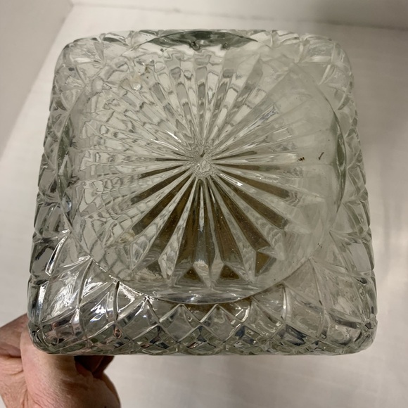 VINTAGE BARWARE | Wine/Liquor/Water Decanter, Decanter with Ornate Metal Top - Picture 5 of 8